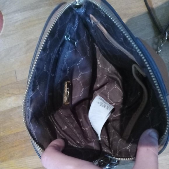 brown/tan leather crossbody bag Manufactured by Aldo - Picture 5 of 5